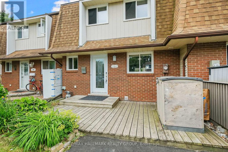 28538565/296-pintail-terrace/chatelaine-village/ottawa/ontario/K1E2A1_5