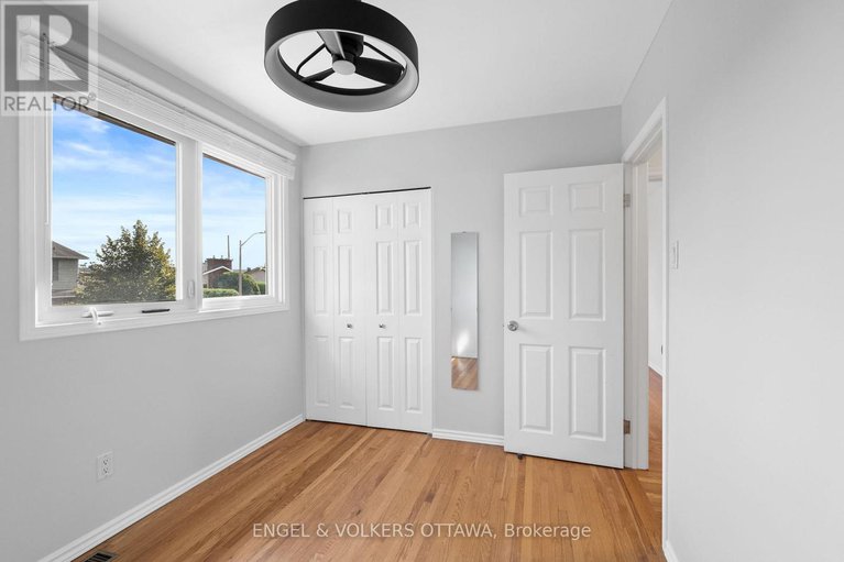 28857390/1841-lorraine-avenue/urbandale-acres/ottawa/ontario/K1H6Z7_23