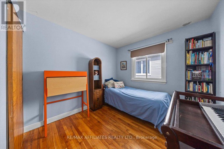 28777178/1490-laperriere-avenue/carlington/ottawa/ontario/K1Z7S9_17