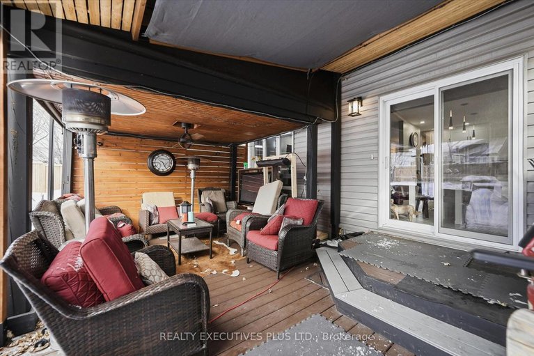 29406183/1110-trillium-place/town-of-rockland/clarence-rockland/ontario/K4K1T1_32