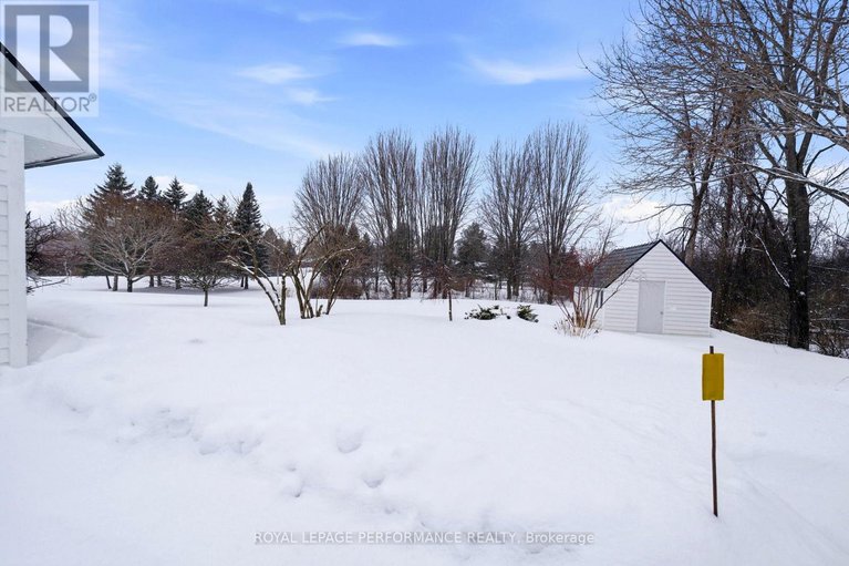 29401324/18537-stonehouse-point-road/south-glengarry-charlottenburgh-twp/south-glengarry/ontario/K6H5R5_45