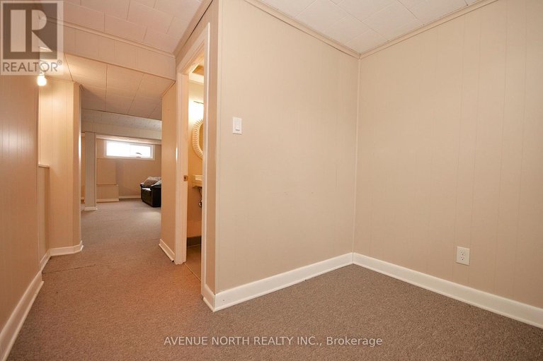 28262134/866-claude-street/castle-heightsrideau-high/ottawa/ontario/K1K2S6_24