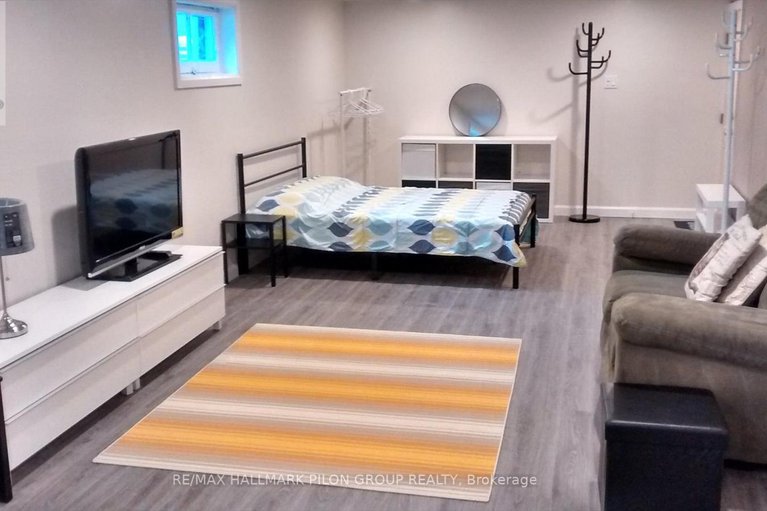 29388102/2089-bangor-street/elmvale-acresurbandale/ottawa/ontario/K1G2X6_16