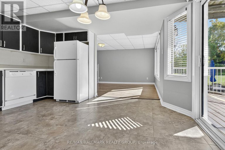 28939841/1354-gaultois-avenue/chateauneuf/ottawa/ontario/K1C3G6_23