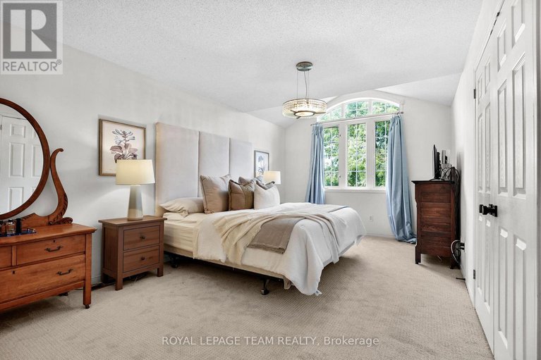 28812426/2122-saunders-avenue/woodroffe/ottawa/ontario/K2A4C7_22