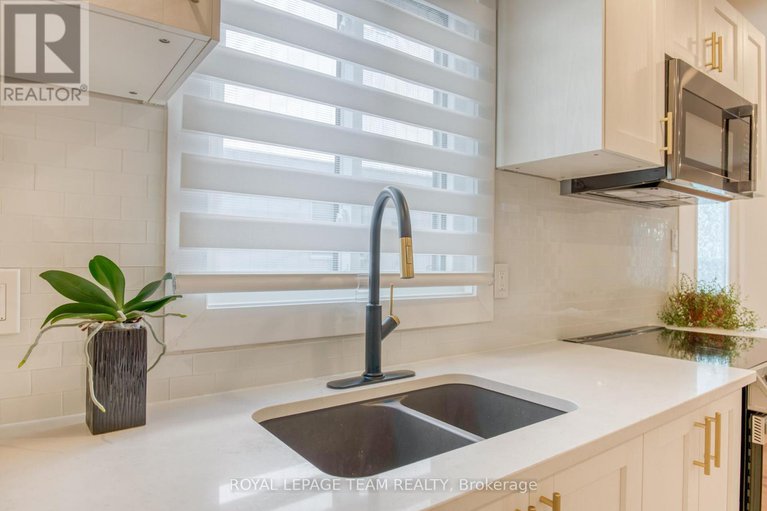 28847948/21-equestrian-drive/bridlewood/ottawa/ontario/K2M1B8_14
