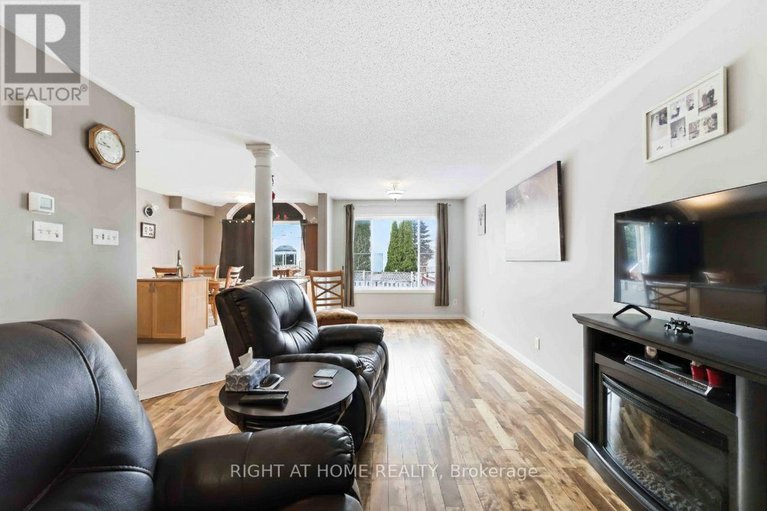 29392992/6254-sablewood-place/chapel-hill/ottawa/ontario/K1C7M5_6