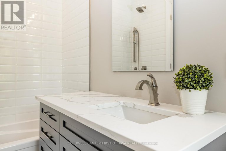 28851208/481-sangeet-place/goulbourn-twp-from-franktown-rdsouth-to-rideau/ottawa/ontario/K0A2Z0_40
