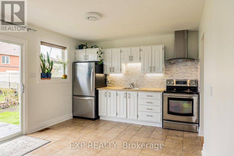 28908763/1954-rosebella-avenue/blossom-parkleitrim/ottawa/ontario/K1T1G7_8
