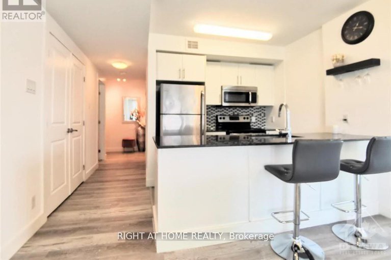28785158/709-242-rideau-street/sandy-hill/ottawa/ontario/K1N0B7_9