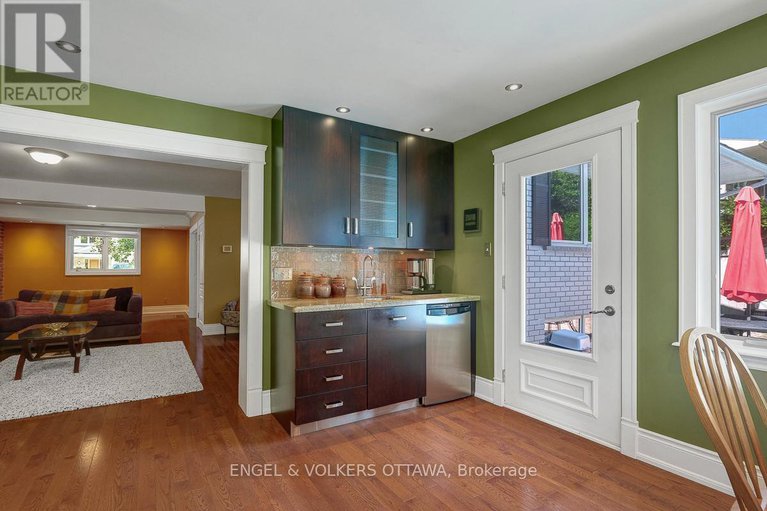 28808789/3-mohawk-crescent/bruce-farmgraham-parkqualicumbellands/ottawa/ontario/K2H7G7_12