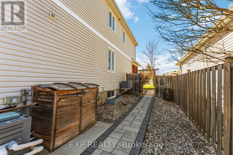 29674705/3-shining-star-circle/stittsville-south/ottawa/ontario/K2S2B5_42