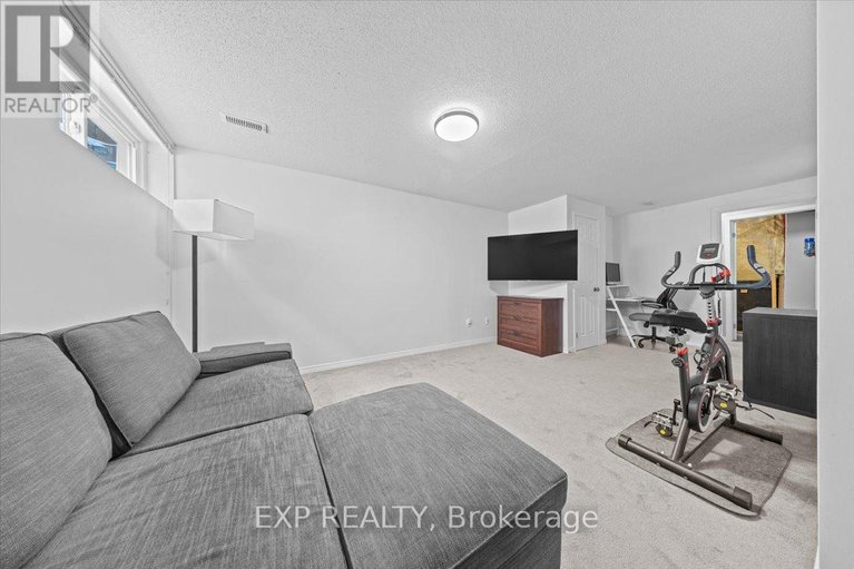 29354269/44-coralbell-private/hunt-club-parkgreenboro/ottawa/ontario/K1T3Z9_34