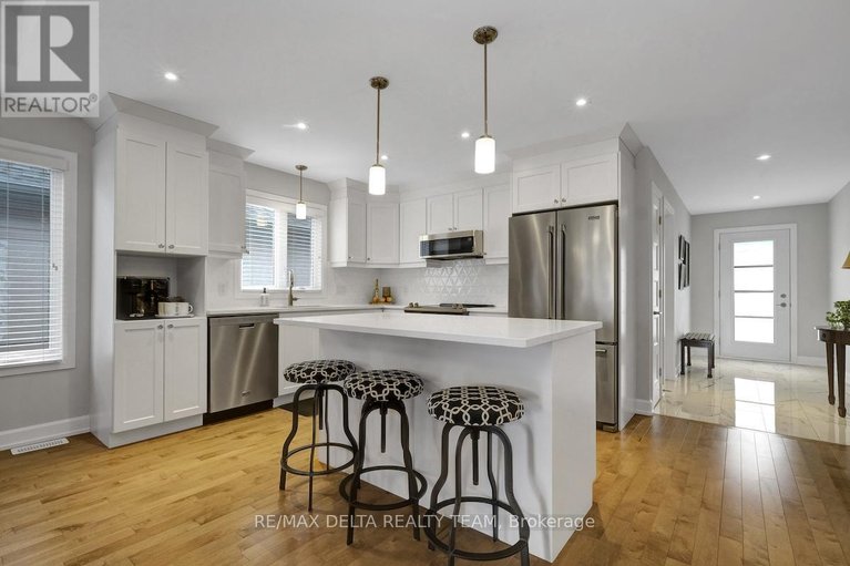 29474094/715-azure-street/village-of-russell/russell/ontario/K4R0E5_8