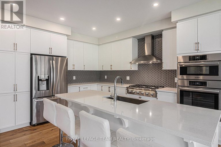 28929562/486-central-park-boulevard/village-of-russell/russell/ontario/K4R0C7_12