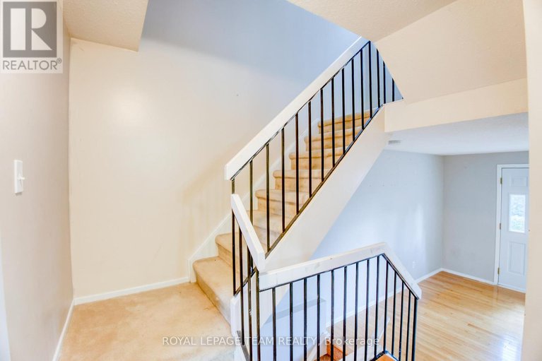 28595123/1094-grenoble-crescent/orleans-wood/ottawa/ontario/K1C2C6_16