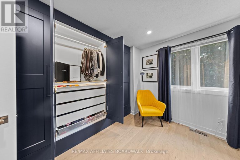 28416743/423-viewmount-drive/borden-farmstewart-farmcarleton-heightsparkwood-hills/ottawa/ontario/K2E7P1_33