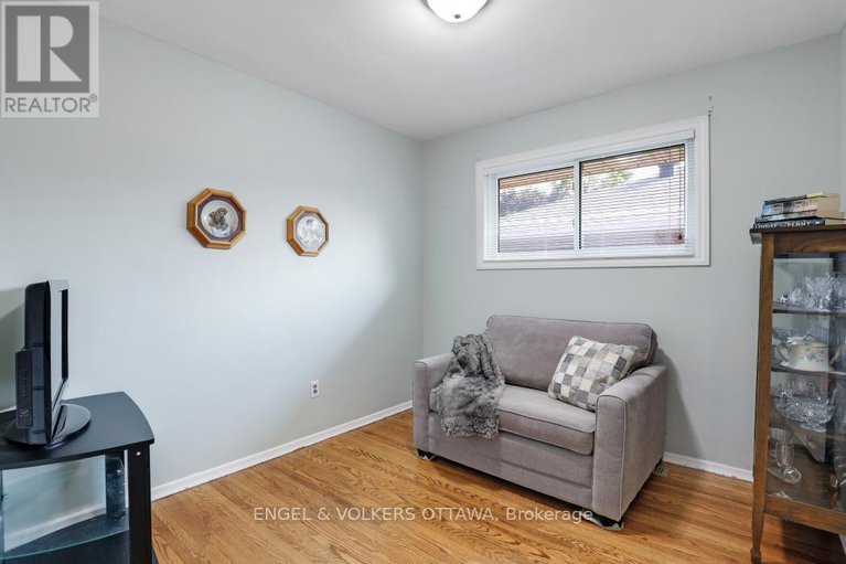 28847958/814-pleasant-park-road/elmvale-acres/ottawa/ontario/K1G1Y9_13