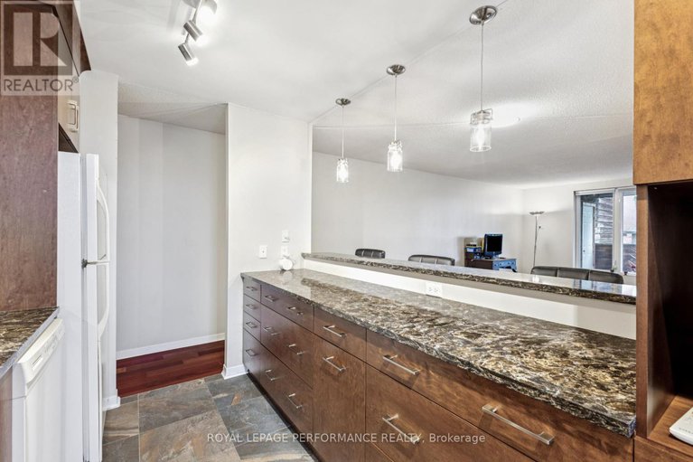 28588727/4-71-sweetland-avenue/sandy-hill/ottawa/ontario/K1N7T9_9