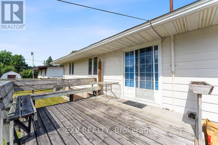 28779116/2536-roman-avenue/queensway-terrace-north/ottawa/ontario/K2B7X9_28