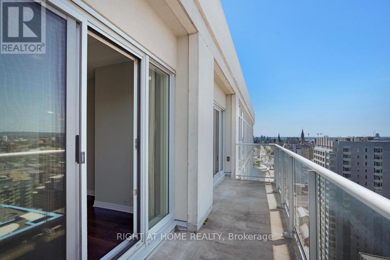 28769026/2802-242-rideau-street/sandy-hill/ottawa/ontario/K1N0B7_47