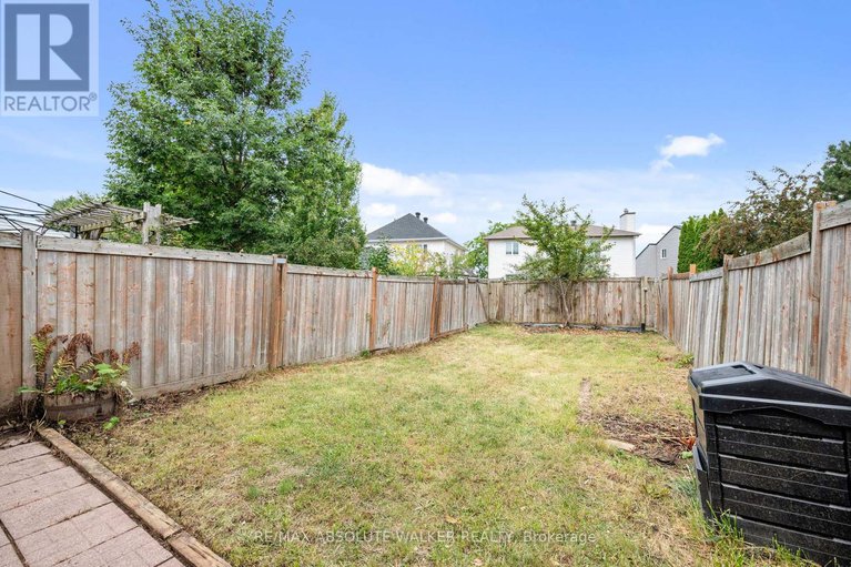28806490/757-clearcrest-crescent/fallingbrookridgemount/ottawa/ontario/K4A3E7_26