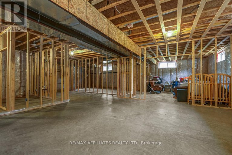 28778055/111-ironstone-court/remainder-of-stittsville-area/ottawa/ontario/K2S0L4_45