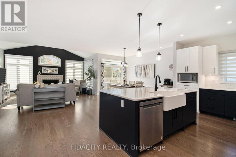 28939851/250-maygrass-way/remainder-of-stittsville-area/ottawa/ontario/K2S2K9_10