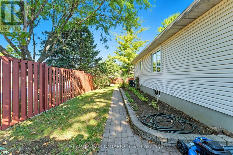28843559/6-candow-crescent/stittsville-north/ottawa/ontario/K2S1K7_46