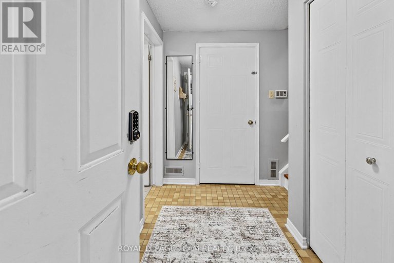 28718200/1120-chimney-hill-way/beacon-hill-south/ottawa/ontario/K1J8Z6_25