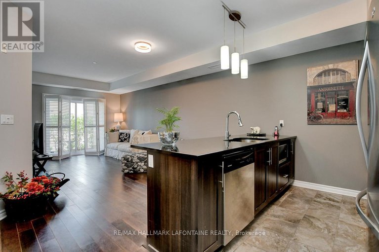 28124719/114-120-prestige-circle/chatelaine-village/ottawa/ontario/K4A1B4_8