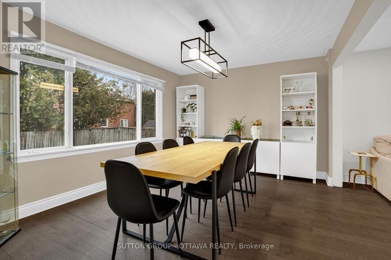 28535998/13-weatherwood-crescent/pineglencountry-place/ottawa/ontario/K2E7C5_14