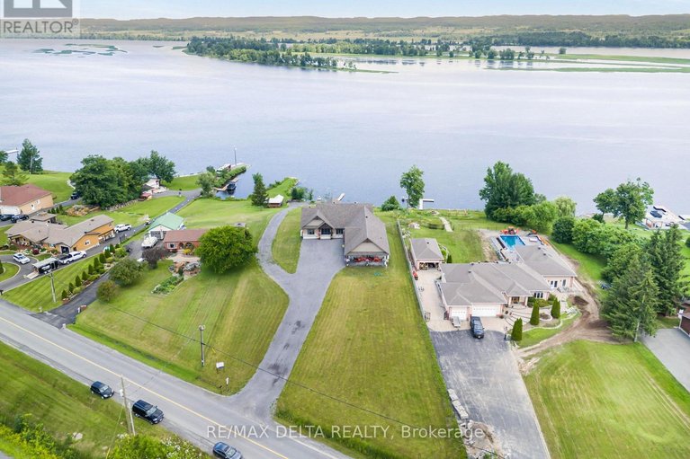 29456390/3815-old-highway-17-road/clarencerockland-twp/clarence-rockland/ontario/K4K1W2_46