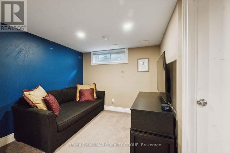 28573949/2103-delmar-drive/playfair-park/ottawa/ontario/K1H5P6_30