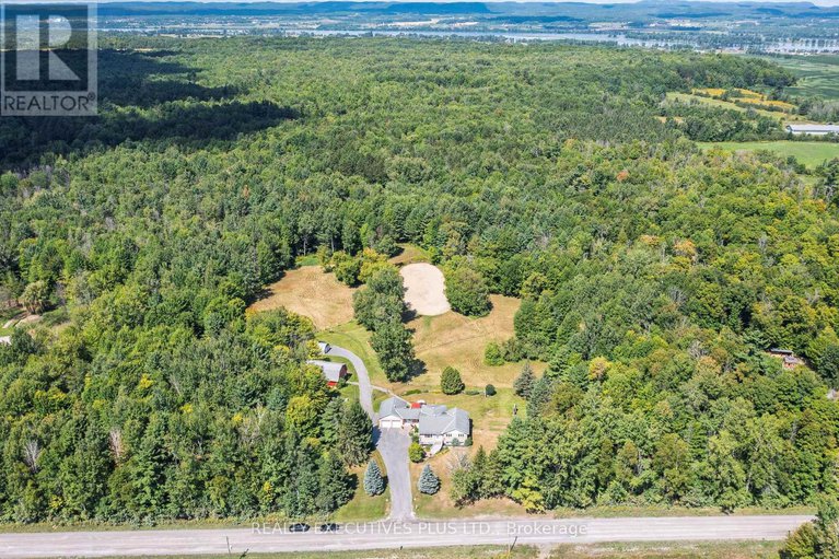 28237112/2935-baseline-road/clarencerockland-twp/clarence-rockland/ontario/K0A3N0_2