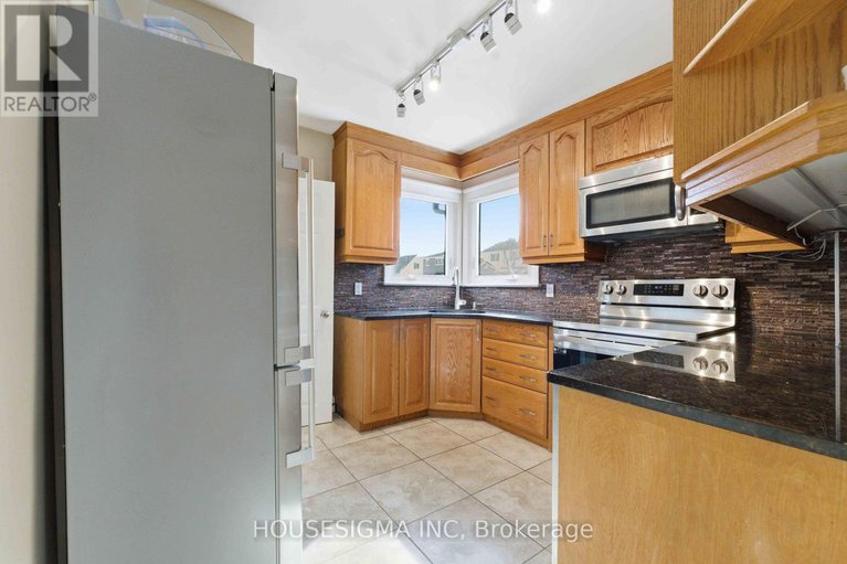 29433007/1047-richard-avenue/billings-bridge/ottawa/ontario/K1H8C3_14