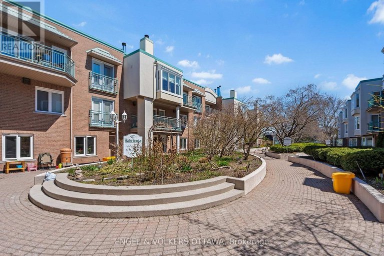 29671647/403-1-columbus-avenue/overbrook/ottawa/ontario/K1K4L1_31