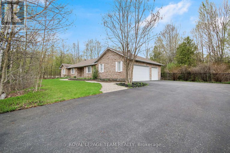 29064308/5719-stuewe-drive/manotick-east-to-manotick-station/ottawa/ontario/K4M1L2_2