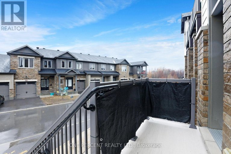 29612746/i-735-dearborn-private/blossom-parkkemp-parkfindlay-creek/ottawa/ontario/K1T0W3_27