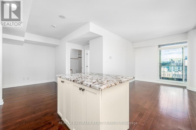 28910921/1904-179-metcalfe-street/ottawa-centre/ottawa/ontario/K2P1P7_13
