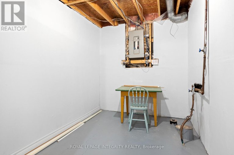 29176562/11-royal-field-crescent/longfields/ottawa/ontario/K2J4G1_35