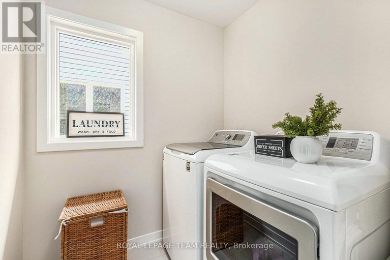 28604782/149-robert-perry-street/north-grenville/ontario/K0G1J0_15