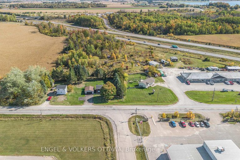 28935786/258-herrick-drive-rr1-arnprior-drive/kinburn/ottawa/ontario/K7S3G7_49