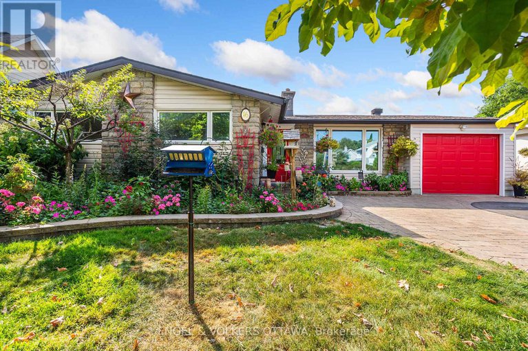 28957862/16-benson-street/borden-farmstewart-farmcarleton-heightsparkwood-hills/ottawa/ontario/K2E5J5_4