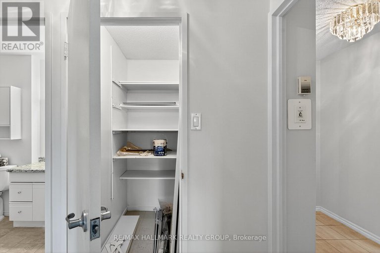 28916284/304-915-elmsmere-road/beacon-hill-south/ottawa/ontario/K1J8H8_35