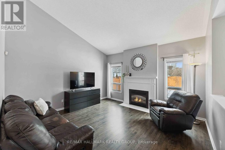 28109145/667-arc-en-ciel-street/fallingbrookgardenway-south/ottawa/ontario/K4A3H8_7
