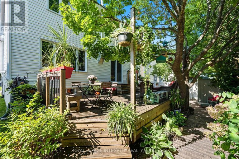 29381594/1456-michaelsem-street/chateauneuf/ottawa/ontario/K1C7C3_46