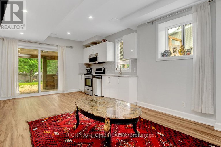 28499567/498-landswood-way/stittsville-south/ottawa/ontario/K2S0A5_37
