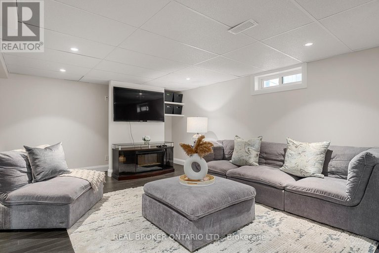 28629016/752-smyth-road/elmvale-acres/ottawa/ontario/K1G1P1_32