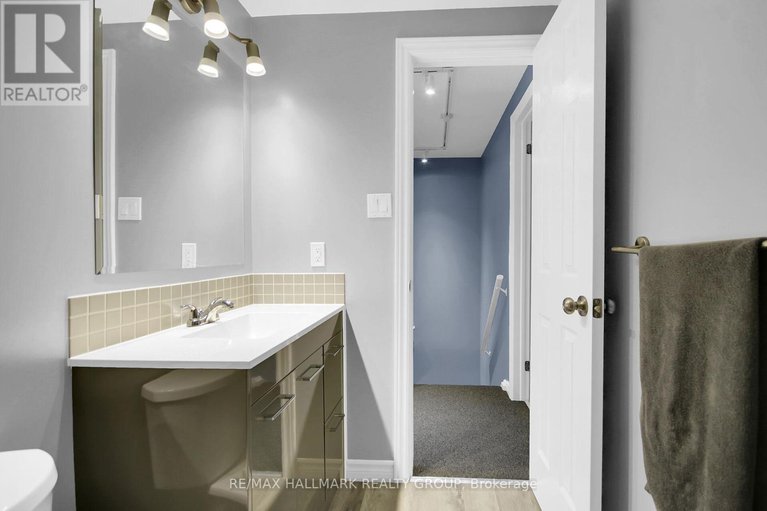 28981553/113-2570-southvale-crescent/sheffield-glenindustrial-park/ottawa/ontario/K1B5B6_20